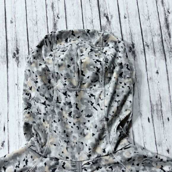 Lululemon Lightened Up Pullover Jacket - Picture 6 of 15